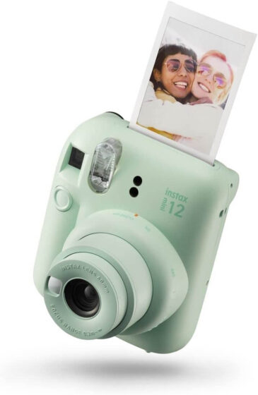 Die INSTAX Mini 12: Deine stylische Sofortbildkamera für echte Lieblingsmomente